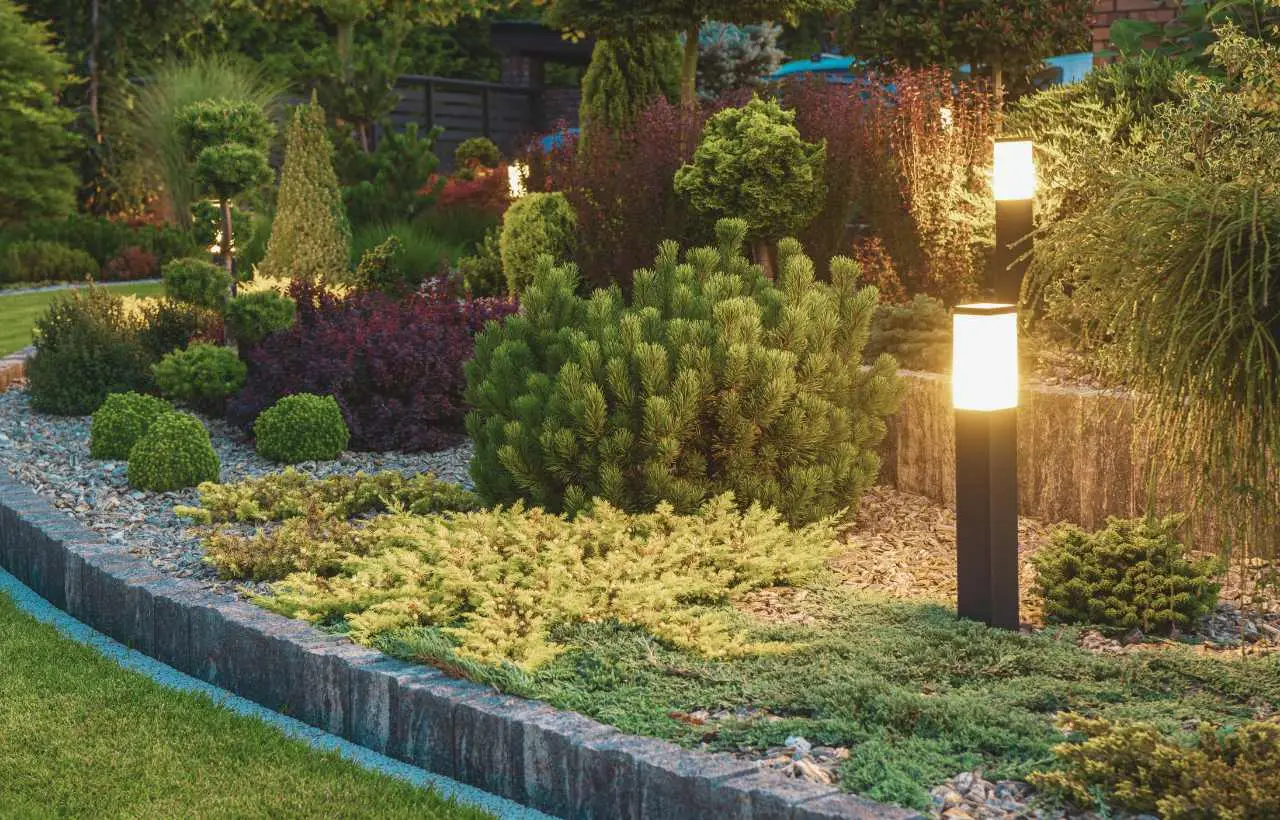 Come si fa a scegliere il sistema di illuminazione solare per il giardino? I faretti e le strisce LED
